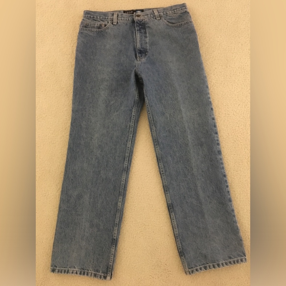 Izod Classic Fit men’s blue jeans
